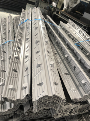 Schießen Sie zelluläres PVC-Antrieb-Eliminator-Kühlturm PVC füllen 100mm 25mm in die Höhe
